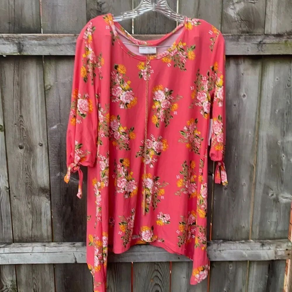 Bobbie Brooks Floral Tunic sz. L NWT